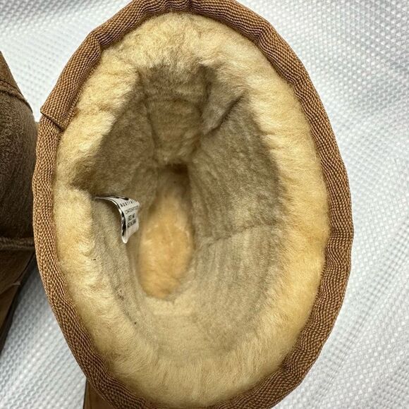 UGG size 6 Suede Chestnut Youth Girls US Size 6. A679 - Picture 6 of 8